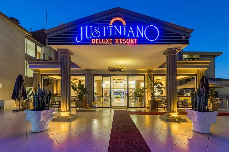 Justiniano Deluxe Resort  Okurcular / Alanya